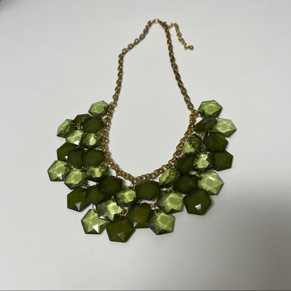 Green Lucite Gold Tone Link Bib Necklace Statement Necklace.